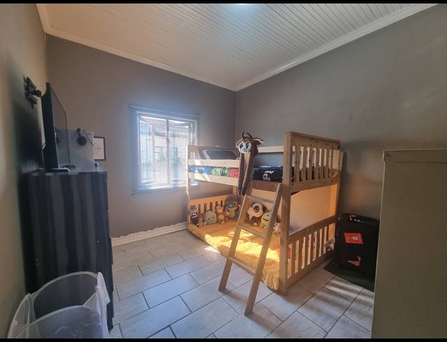 3 BEDROOM FREESTANDING FOR SALE IN GEORGE CENTRAL